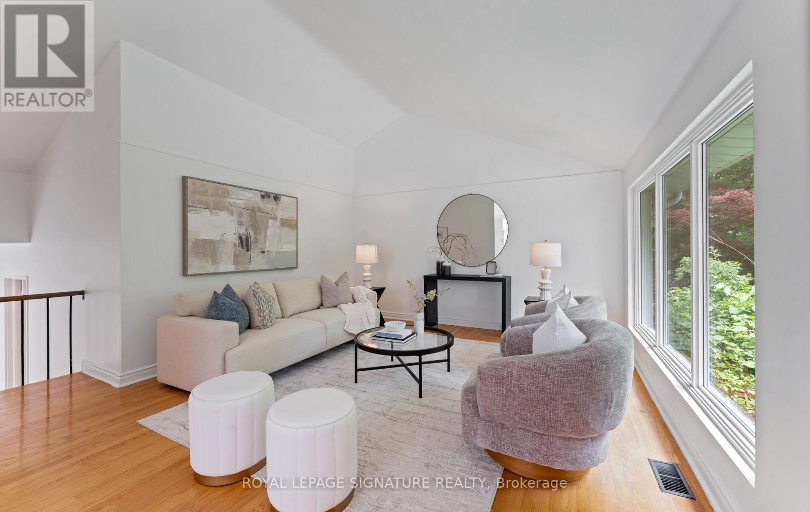 279 Birkdale Road, Toronto, Ontario  M1P 3S3 - Photo 3 - E13489216