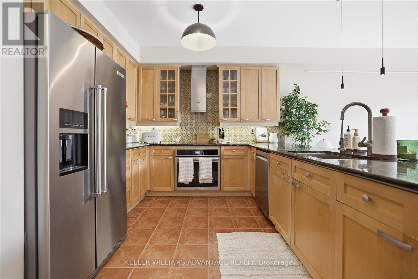 46 Sarah Ashbridge Avenue, Toronto, Ontario  M4L 3Y9 - Photo 11 - E13489612