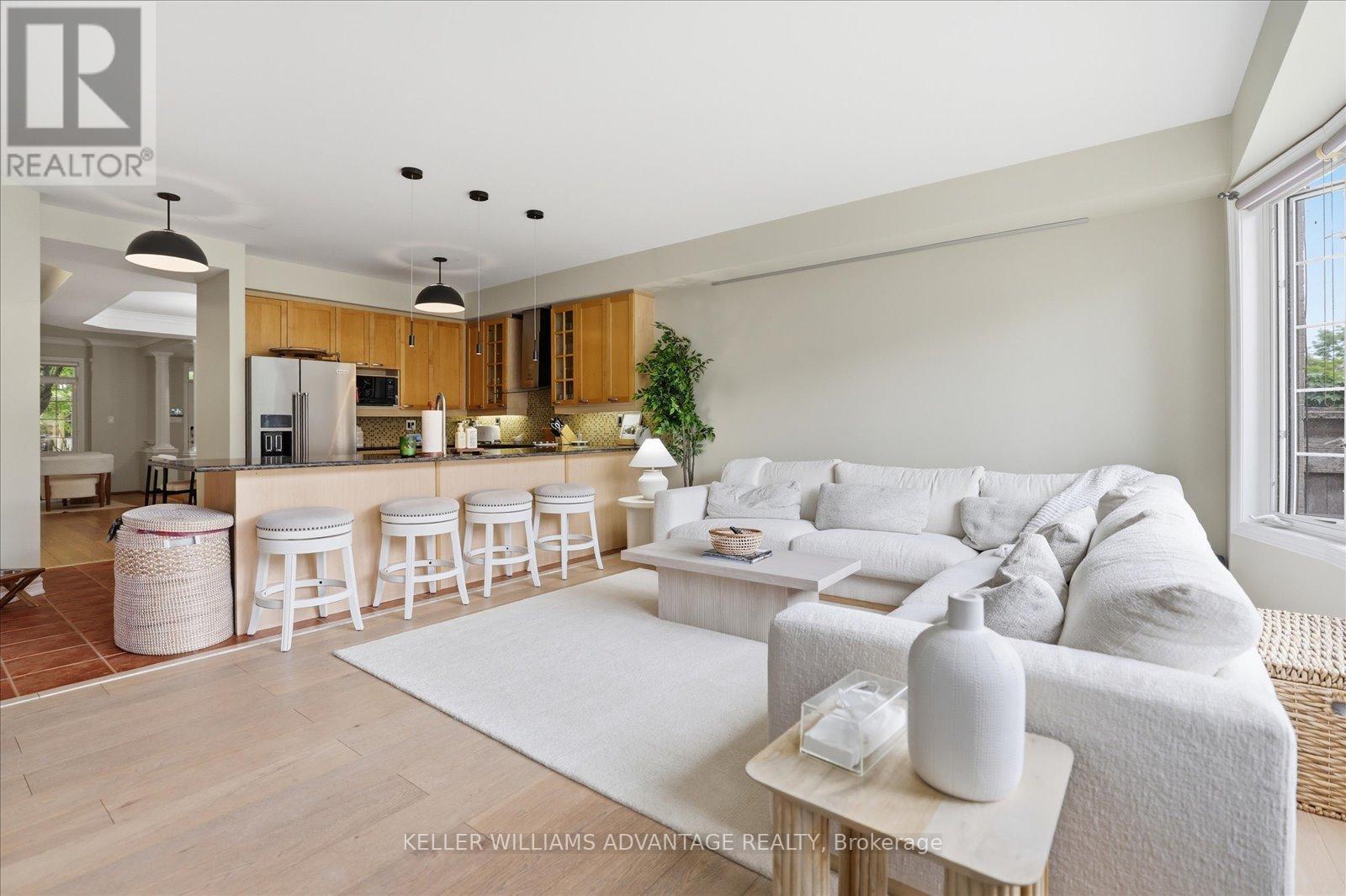 46 Sarah Ashbridge Avenue, Toronto, Ontario  M4L 3Y9 - Photo 12 - E13489612