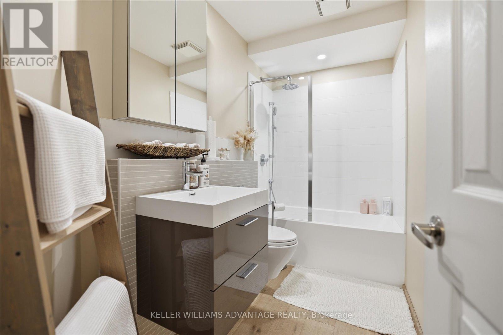 46 Sarah Ashbridge Avenue, Toronto, Ontario  M4L 3Y9 - Photo 25 - E13489612