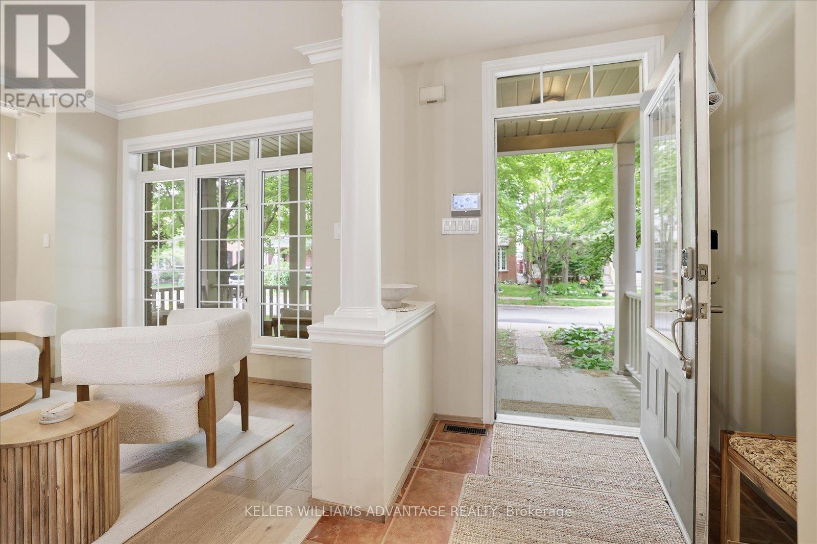 46 Sarah Ashbridge Avenue, Toronto, Ontario  M4L 3Y9 - Photo 4 - E13489612