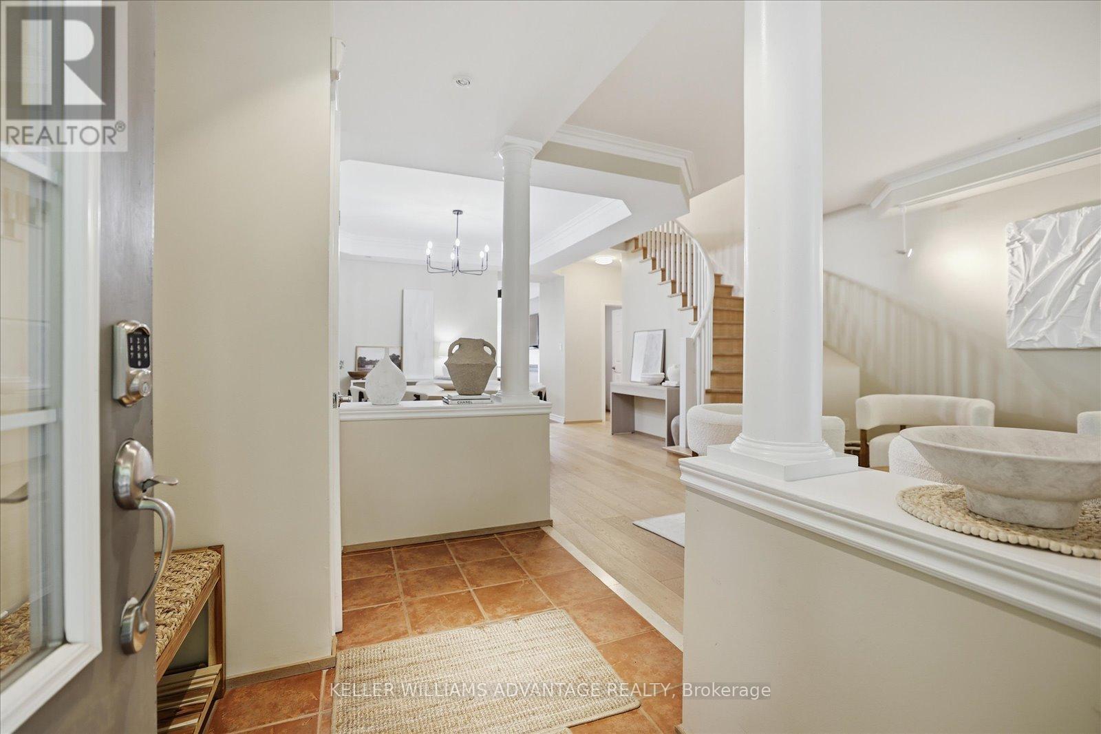 46 Sarah Ashbridge Avenue, Toronto, Ontario  M4L 3Y9 - Photo 5 - E13489612
