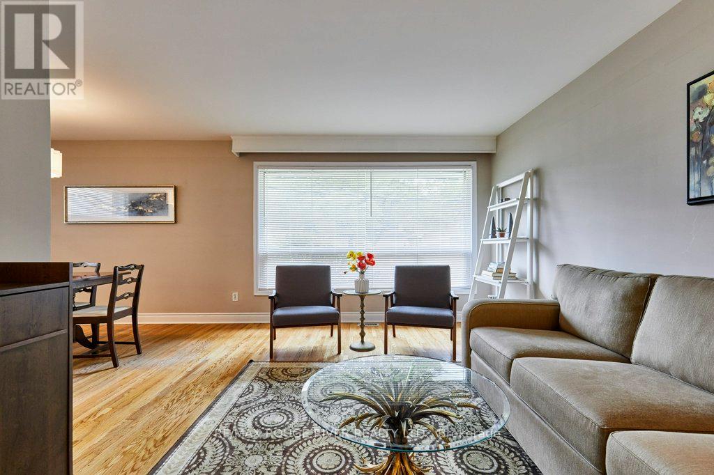 19 Thornbeck Drive, Toronto, Ontario  M1G 2J7 - Photo 11 - E13489844