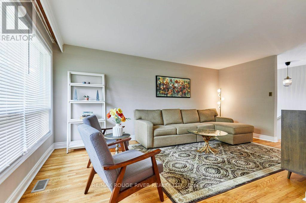 19 Thornbeck Drive, Toronto, Ontario  M1G 2J7 - Photo 12 - E13489844