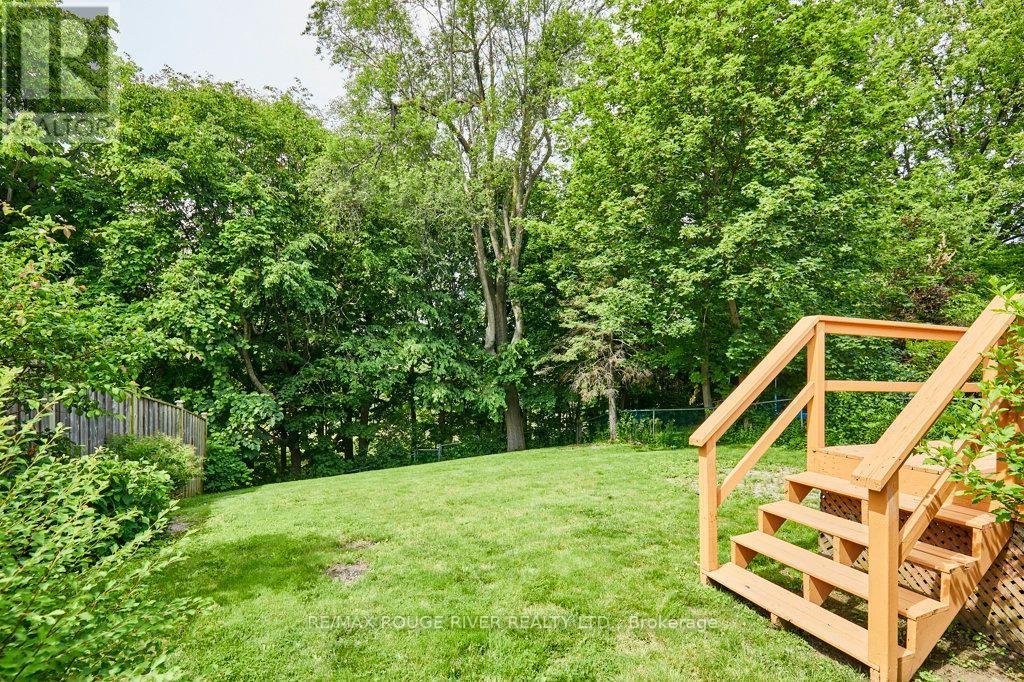 19 Thornbeck Drive, Toronto, Ontario  M1G 2J7 - Photo 4 - E13489844