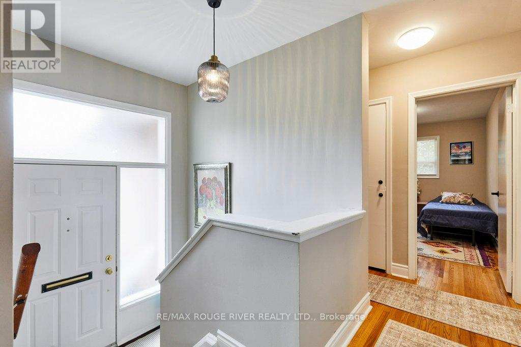 19 Thornbeck Drive, Toronto, Ontario  M1G 2J7 - Photo 8 - E13489844