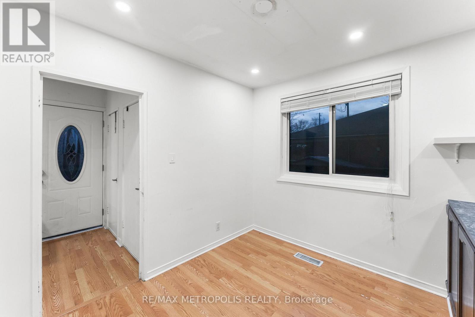 MAIN - 312 PALMERSTON AVENUE, Whitby, Ontario
