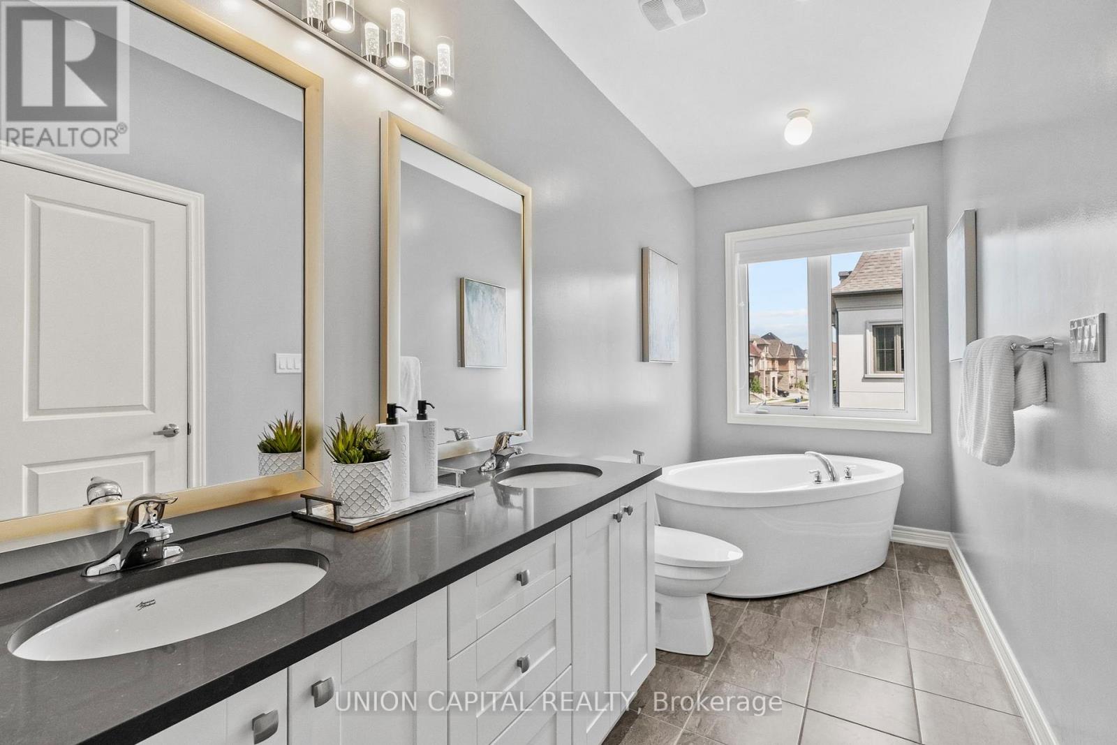 8 Protostar Avenue, Richmond Hill, Ontario  L4C 5G9 - Photo 13 - N13489554