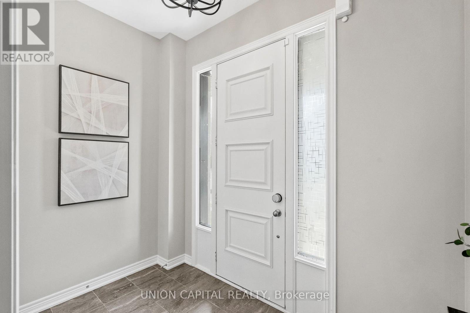8 Protostar Avenue, Richmond Hill, Ontario  L4C 5G9 - Photo 2 - N13489554