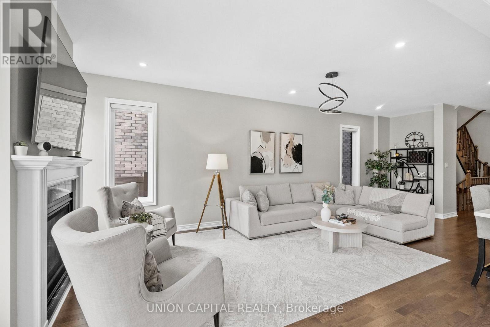 8 Protostar Avenue, Richmond Hill, Ontario  L4C 5G9 - Photo 9 - N13489554