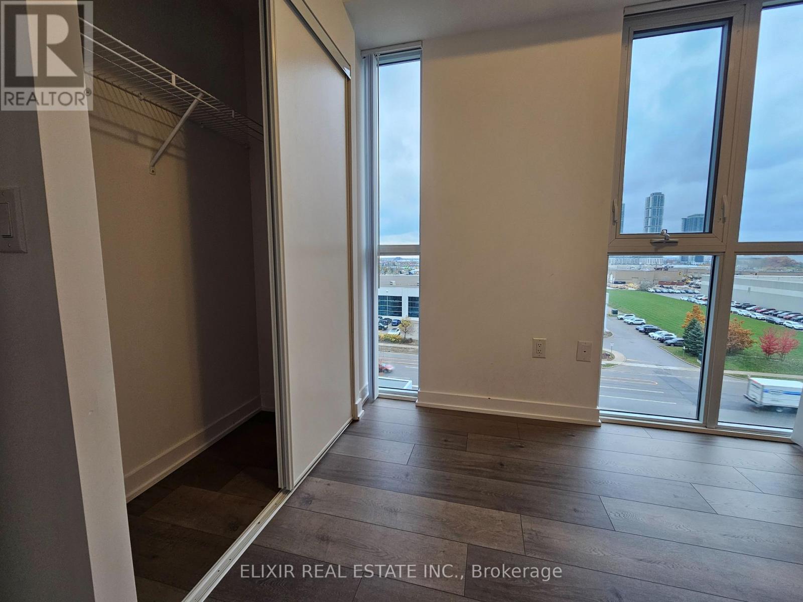 607 - 60 Honeycrisp Crescent E, Vaughan, Ontario  L4K 5Z8 - Photo 10 - N13489568