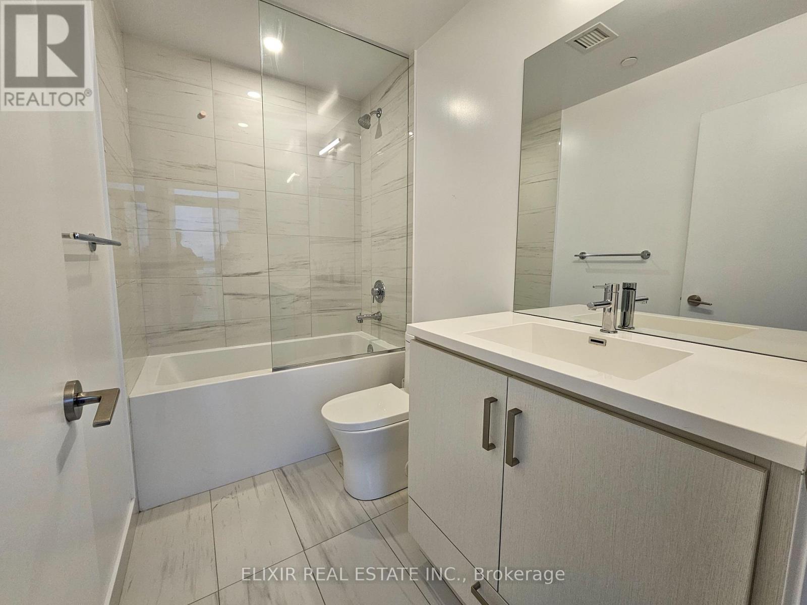 607 - 60 Honeycrisp Crescent E, Vaughan, Ontario  L4K 5Z8 - Photo 12 - N13489568
