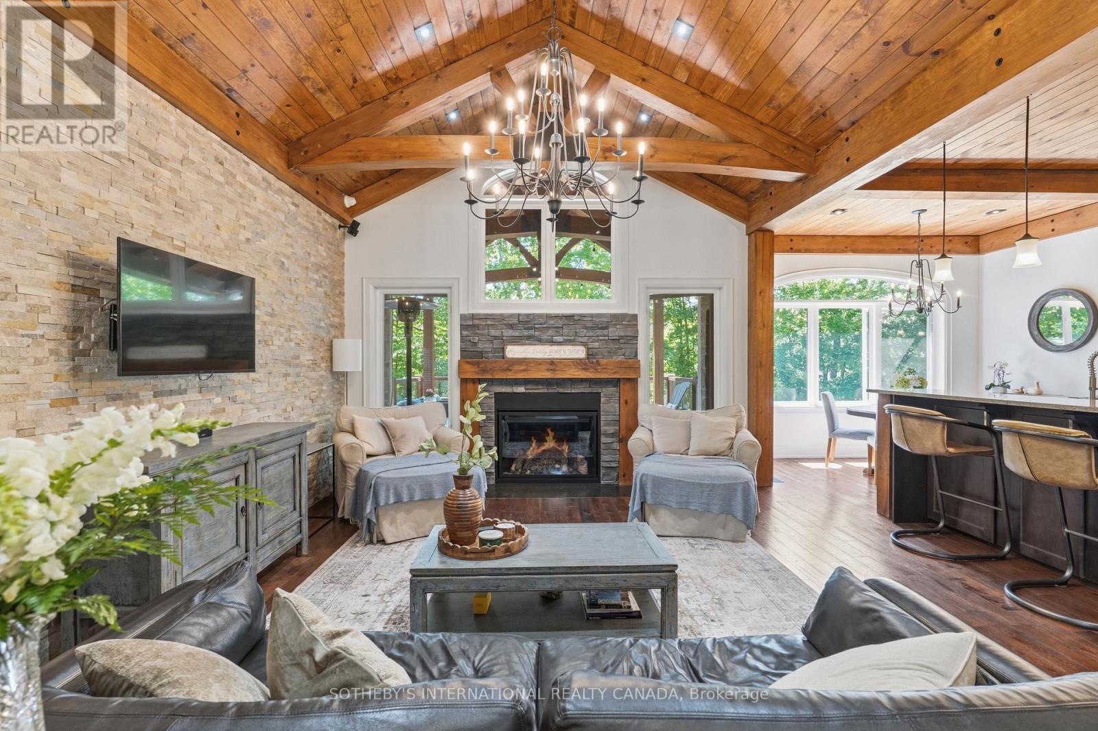 7 Ridgewood Court, Oro-Medonte (Horseshoe Valley), Ontario  L0L 2L0 - Photo 4 - S13489856