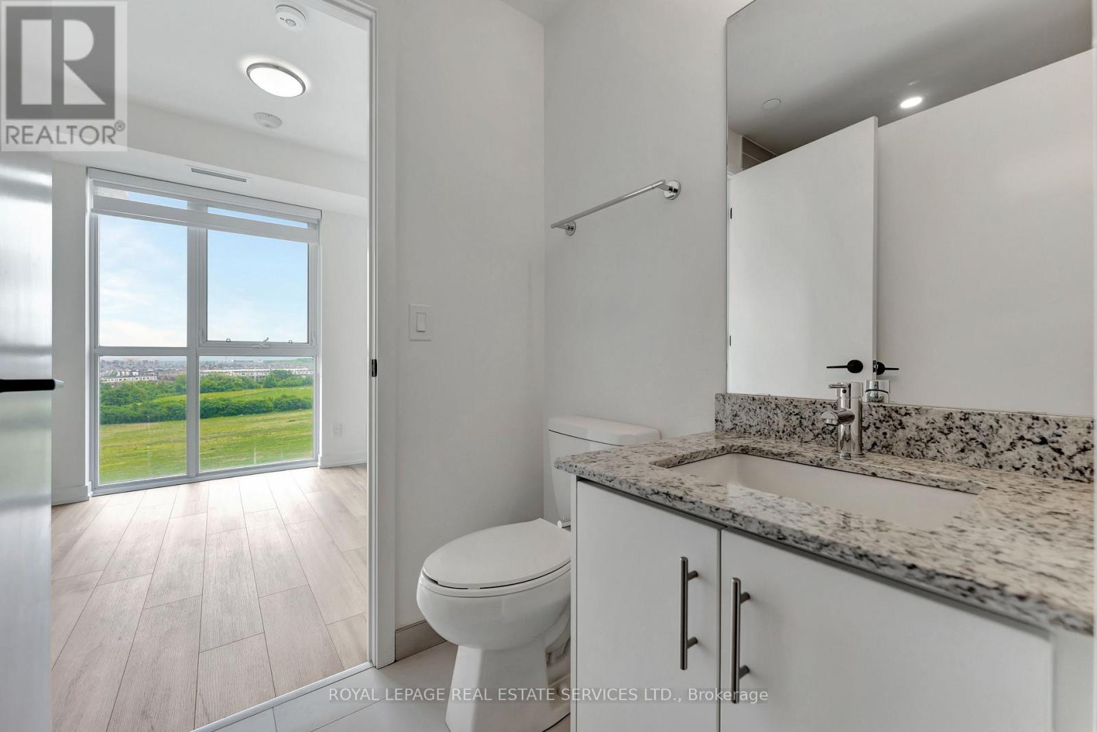 814 - 335 Wheat Boom Drive, Oakville, Ontario  L6H 7X4 - Photo 10 - W13489564
