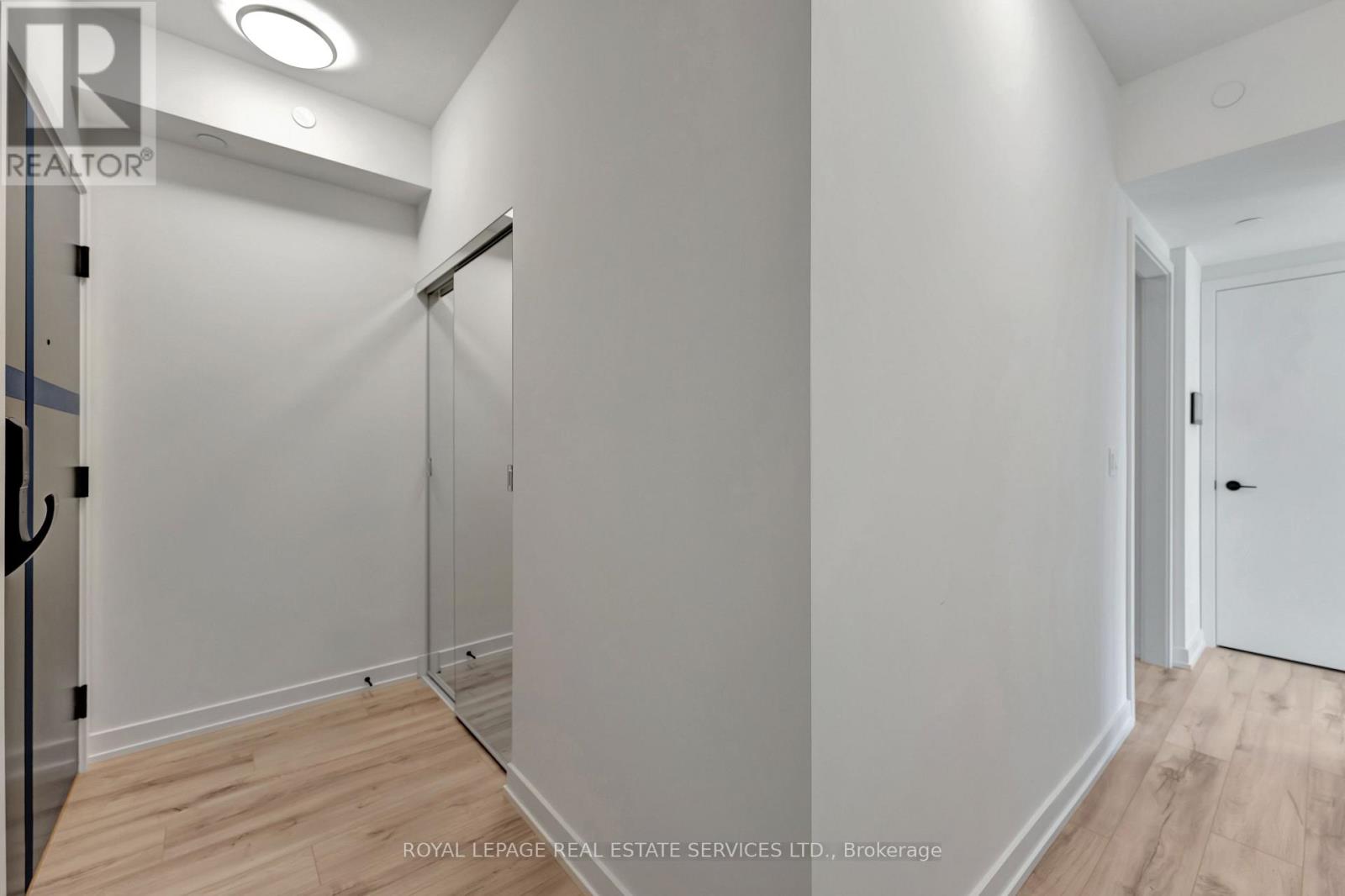 814 - 335 Wheat Boom Drive, Oakville, Ontario  L6H 7X4 - Photo 5 - W13489564