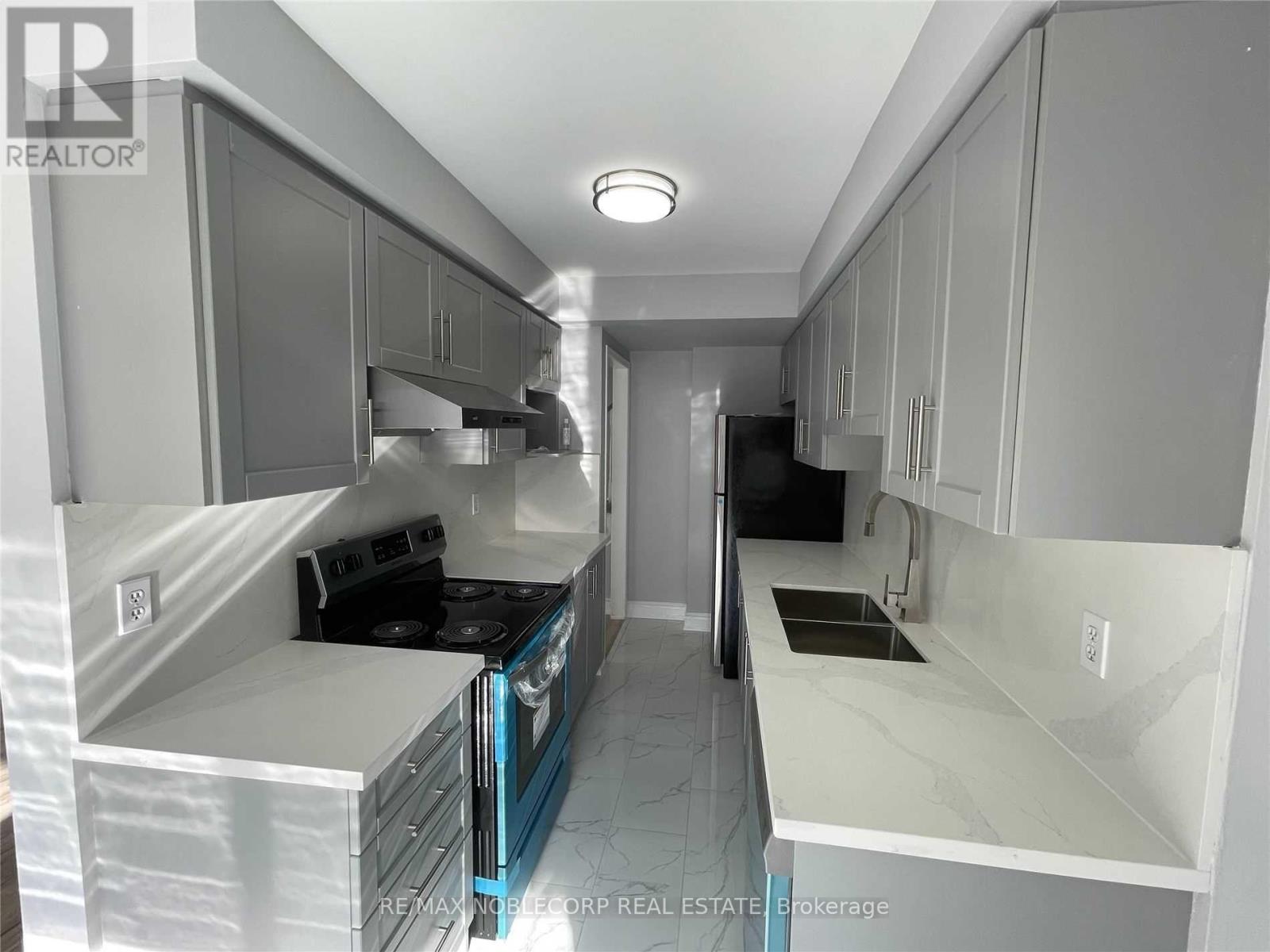 14 Cordgrass Crescent, Brampton, Ontario  L6R 1Y4 - Photo 5 - W13489566