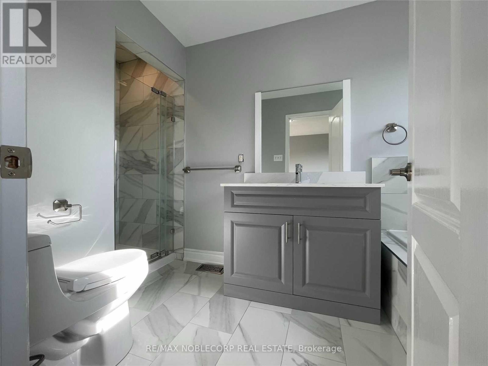 14 Cordgrass Crescent, Brampton, Ontario  L6R 1Y4 - Photo 9 - W13489566