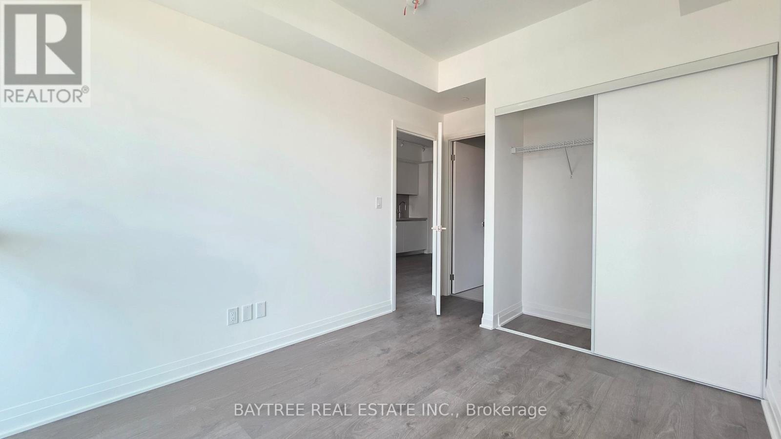1905 - 4015 The Exchange, Mississauga, Ontario  L5B 0N9 - Photo 3 - W13489574