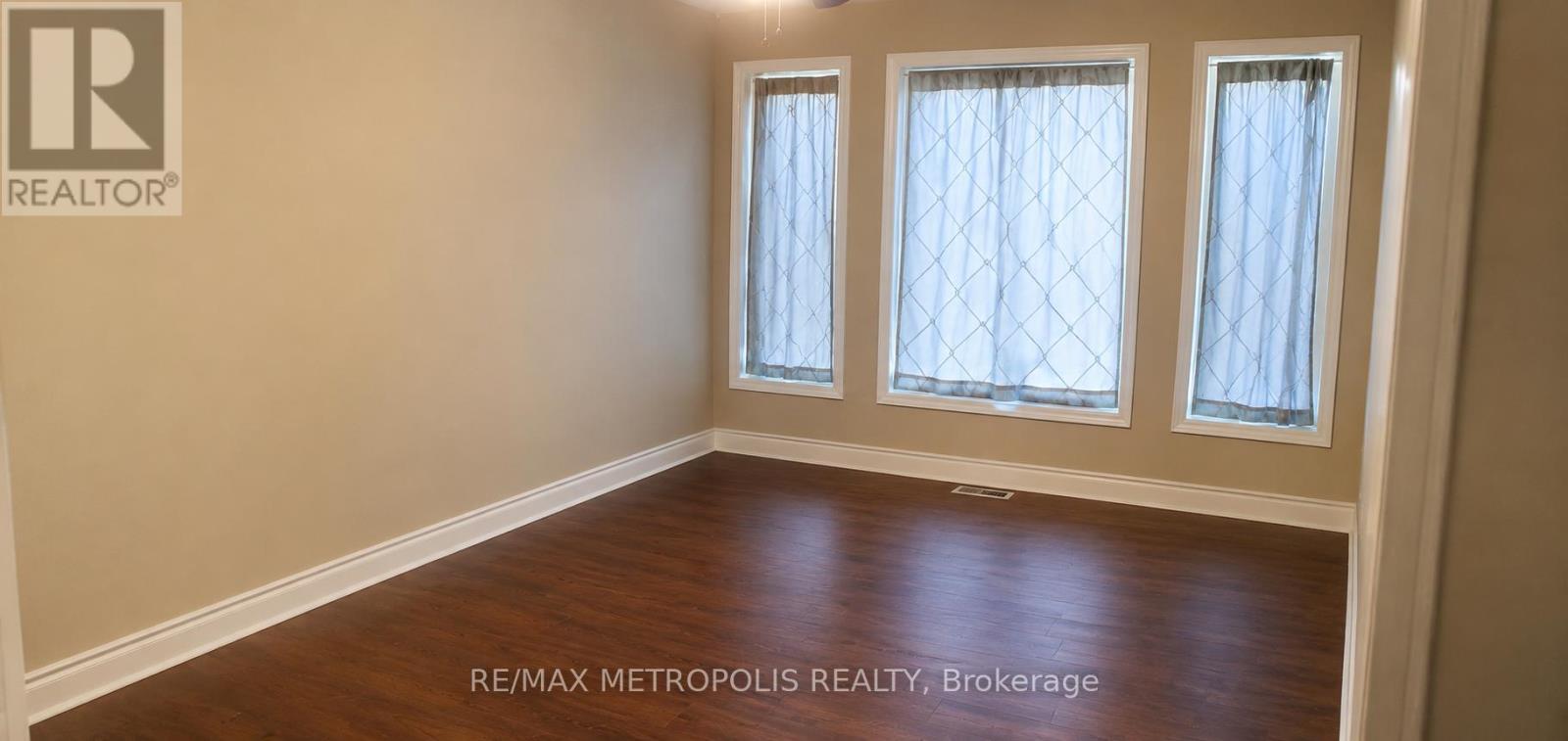 31 Goldenlight Circle, Brampton, Ontario  L6X 4N6 - Photo 6 - W13489614