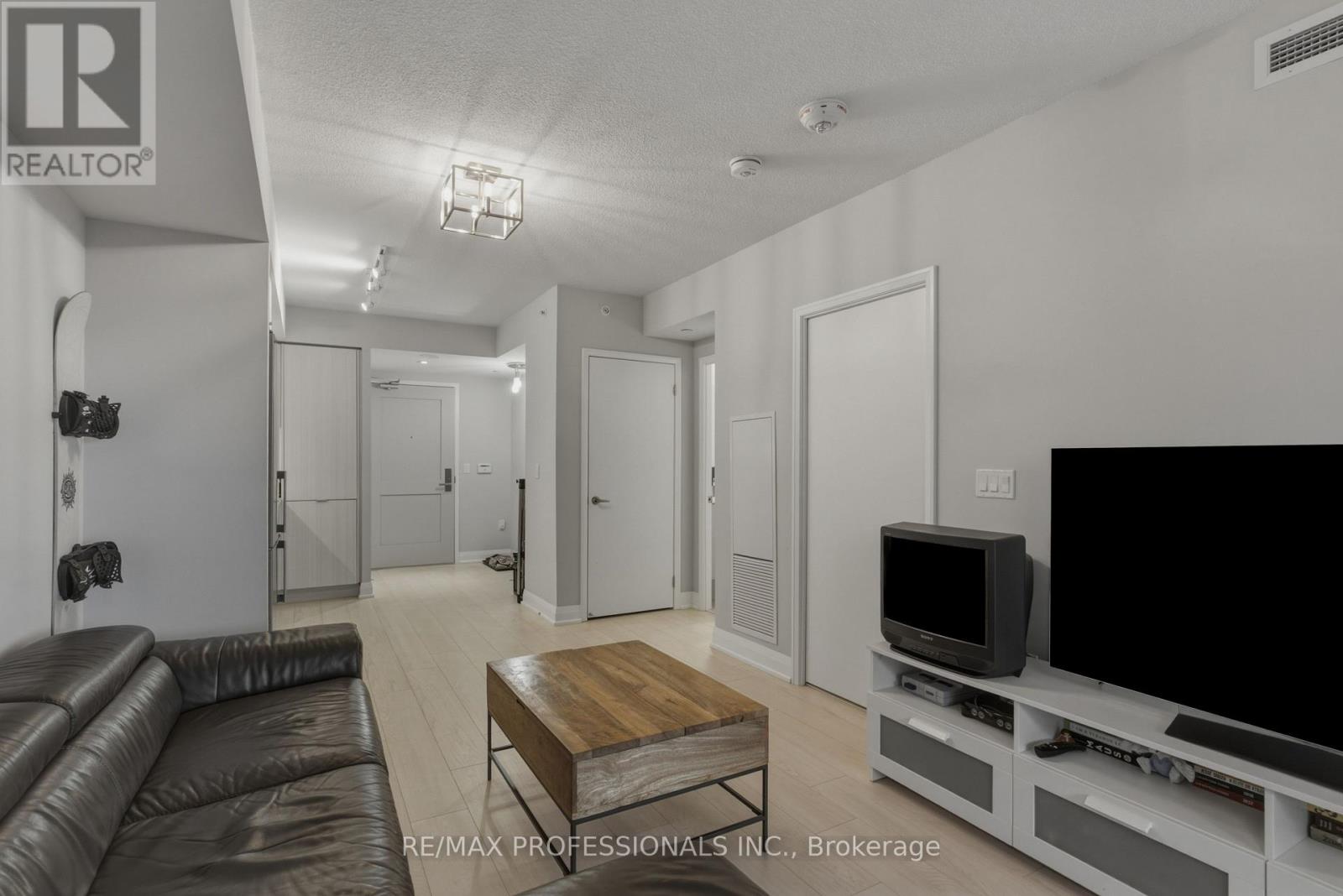323 - 26 Gibbs Road, Toronto, Ontario  M9B 6L6 - Photo 10 - W13489634