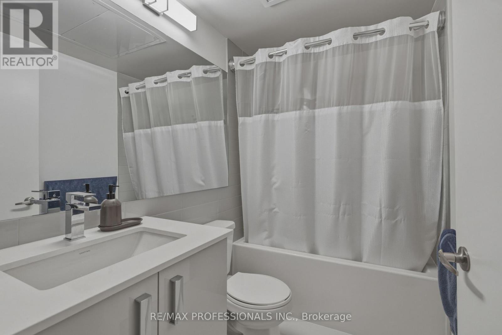 323 - 26 Gibbs Road, Toronto, Ontario  M9B 6L6 - Photo 18 - W13489634