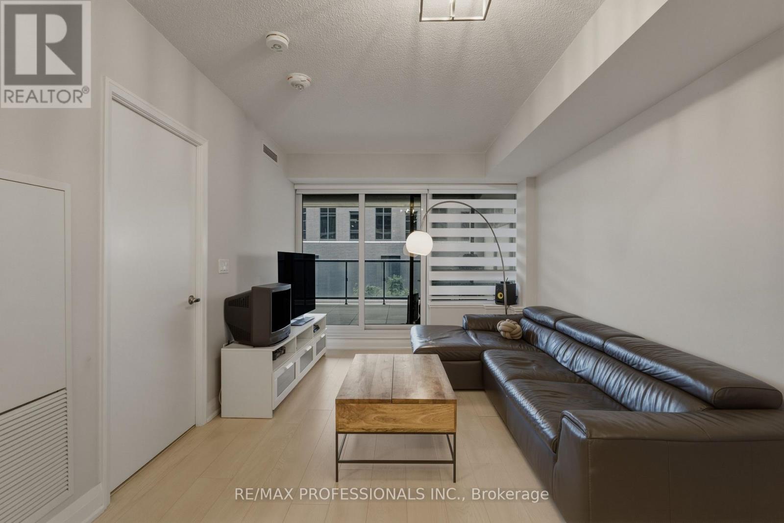 323 - 26 Gibbs Road, Toronto, Ontario  M9B 6L6 - Photo 6 - W13489634