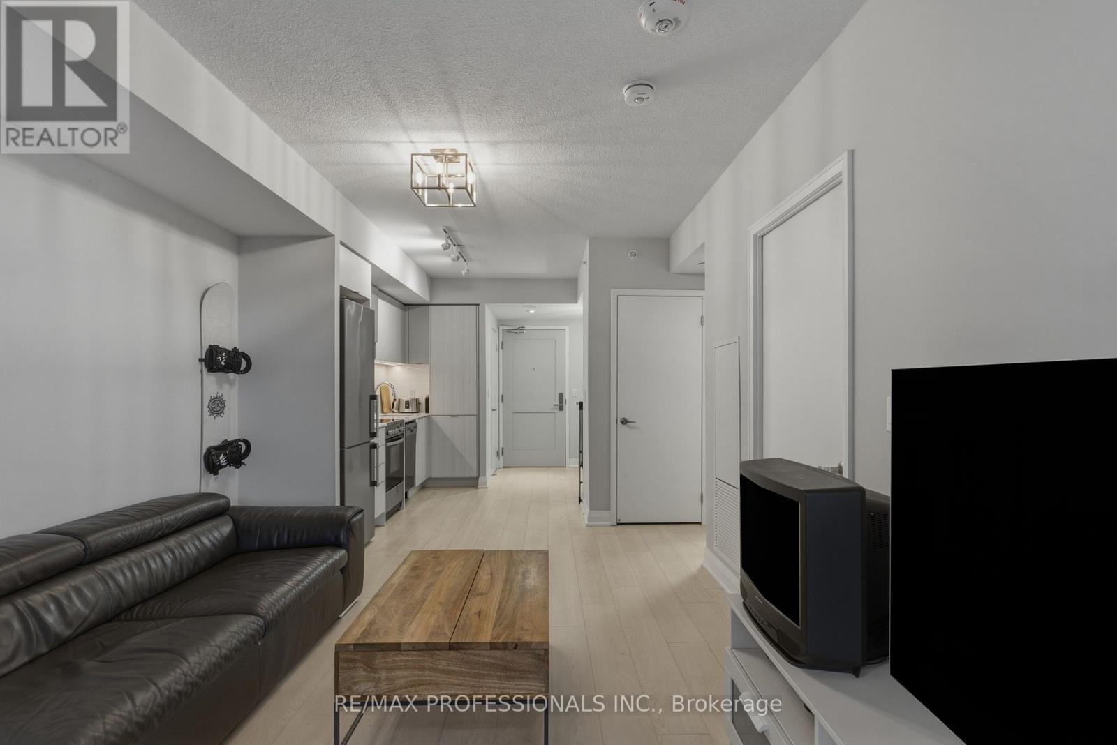 323 - 26 Gibbs Road, Toronto, Ontario  M9B 6L6 - Photo 9 - W13489634