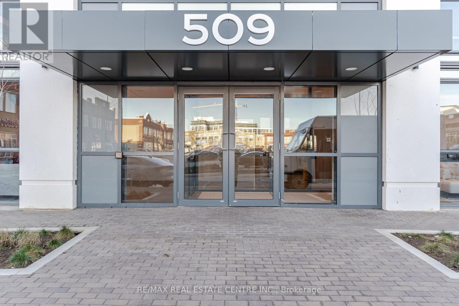 618 - 509 Dundas Street W, Oakville, Ontario  L6M 5P4 - Photo 2 - W13489686