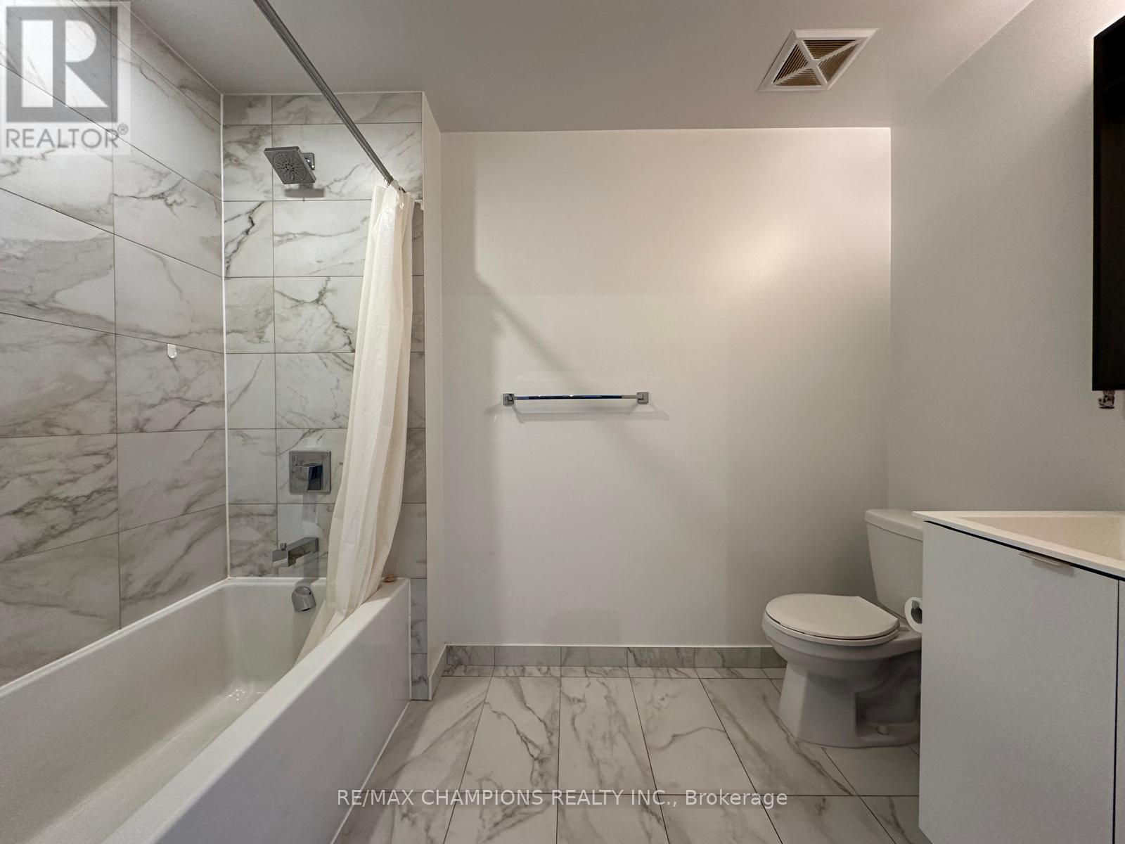 1402 - 4065 Confederation Parkway, Mississauga, Ontario  L5B 0L4 - Photo 11 - W13489748