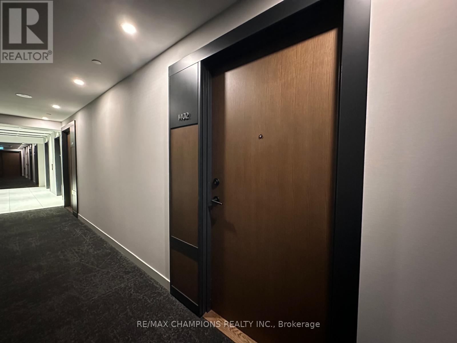 1402 - 4065 Confederation Parkway, Mississauga, Ontario  L5B 0L4 - Photo 2 - W13489748