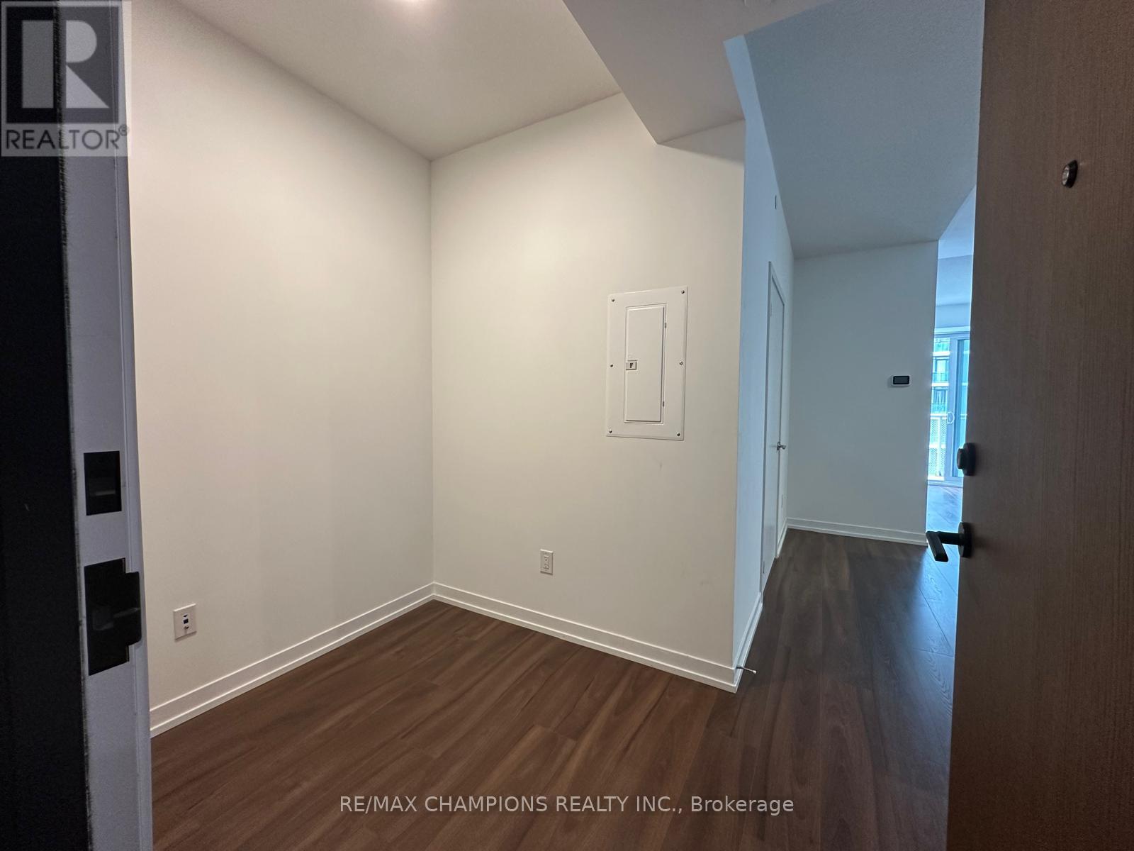 1402 - 4065 Confederation Parkway, Mississauga, Ontario  L5B 0L4 - Photo 3 - W13489748