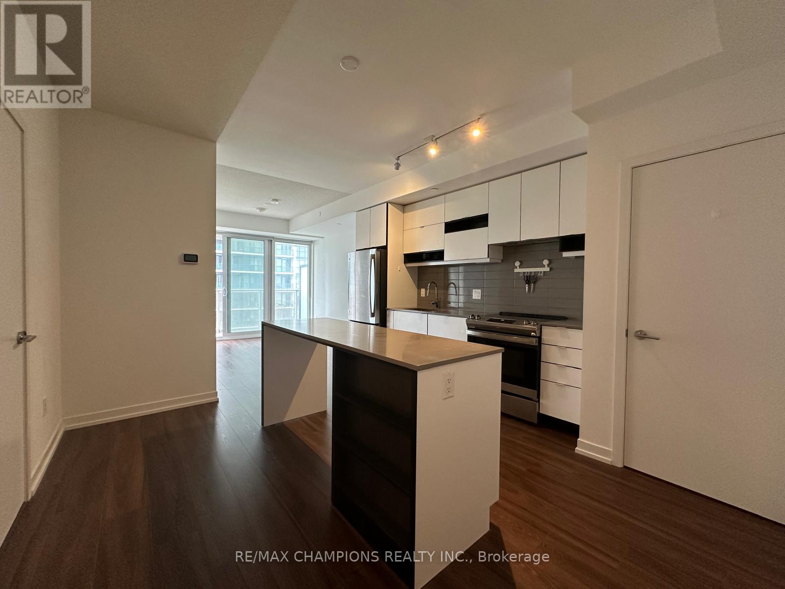 1402 - 4065 Confederation Parkway, Mississauga, Ontario  L5B 0L4 - Photo 4 - W13489748