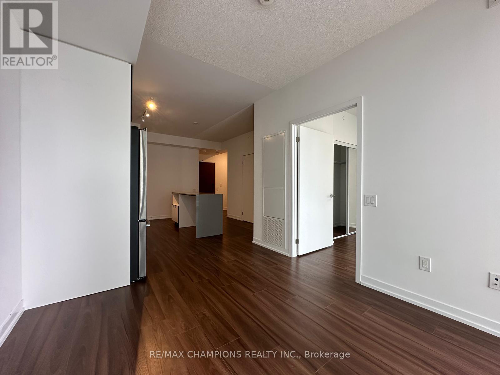 1402 - 4065 Confederation Parkway, Mississauga, Ontario  L5B 0L4 - Photo 8 - W13489748