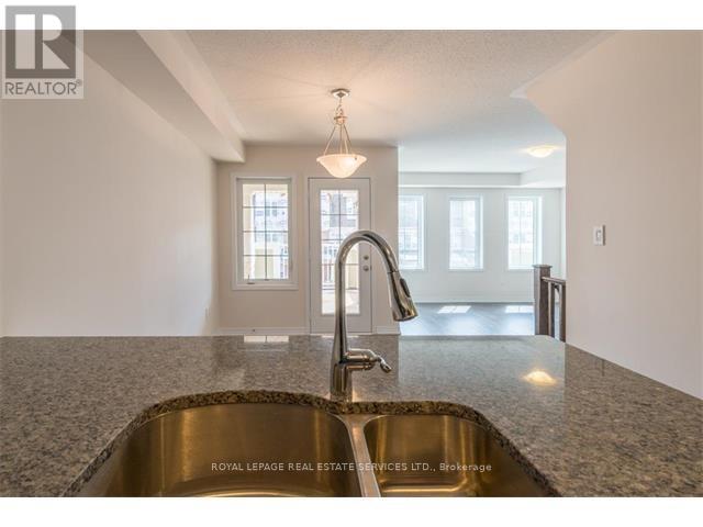 229 Ellen Davidson Drive, Oakville, Ontario  L6M 0V1 - Photo 7 - W13489894