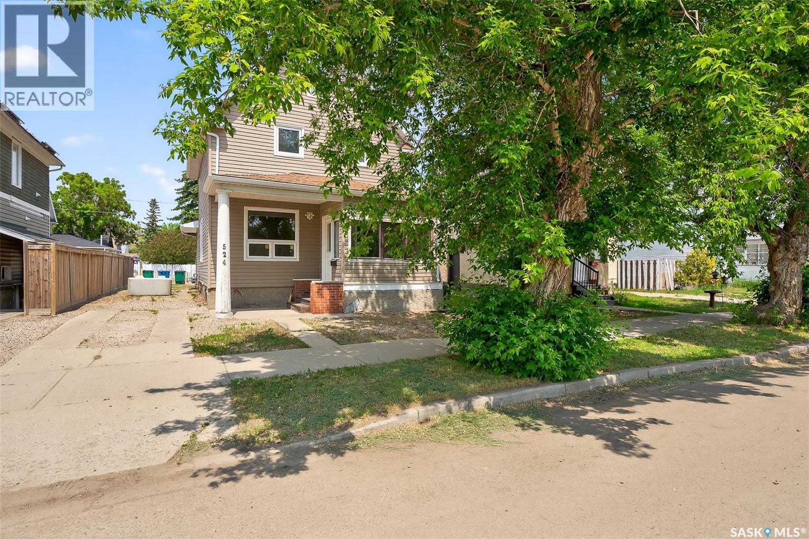 524 Saskatchewan Street W, Moose Jaw, Saskatchewan  S6H 0V5 - Photo 2 - SK040695