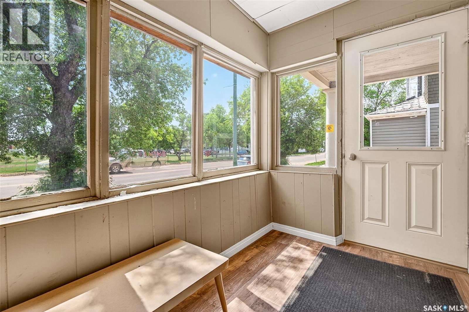 524 Saskatchewan Street W, Moose Jaw, Saskatchewan  S6H 0V5 - Photo 8 - SK040695