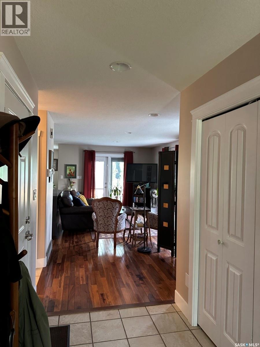 725 Centre Street, Shaunavon, Saskatchewan  S0N 0M0 - Photo 3 - SK040681
