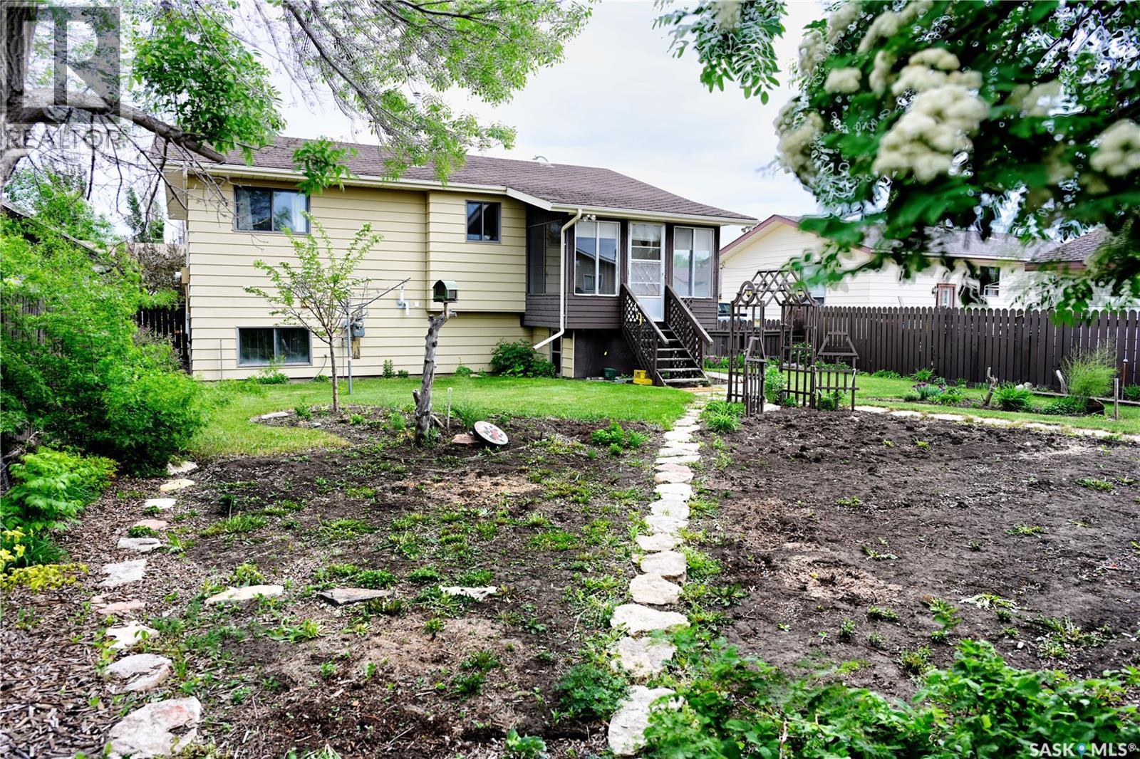 50 Robinson Crescent, Saskatoon, Saskatchewan  S7L 6N9 - Photo 24 - SK040600