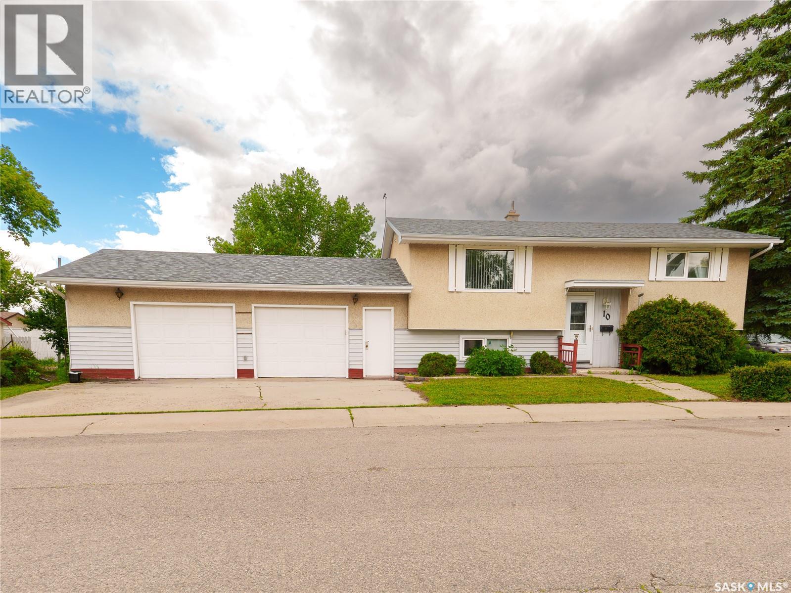 10 Roberts PLACE, regina, Saskatchewan