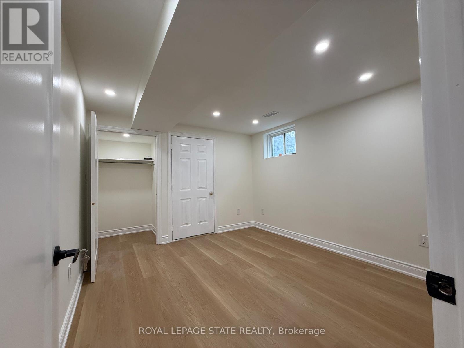 Lower Unit - 4 Waterside Drive, Hamilton, Ontario  L8E 5T9 - Photo 10 - X13489576