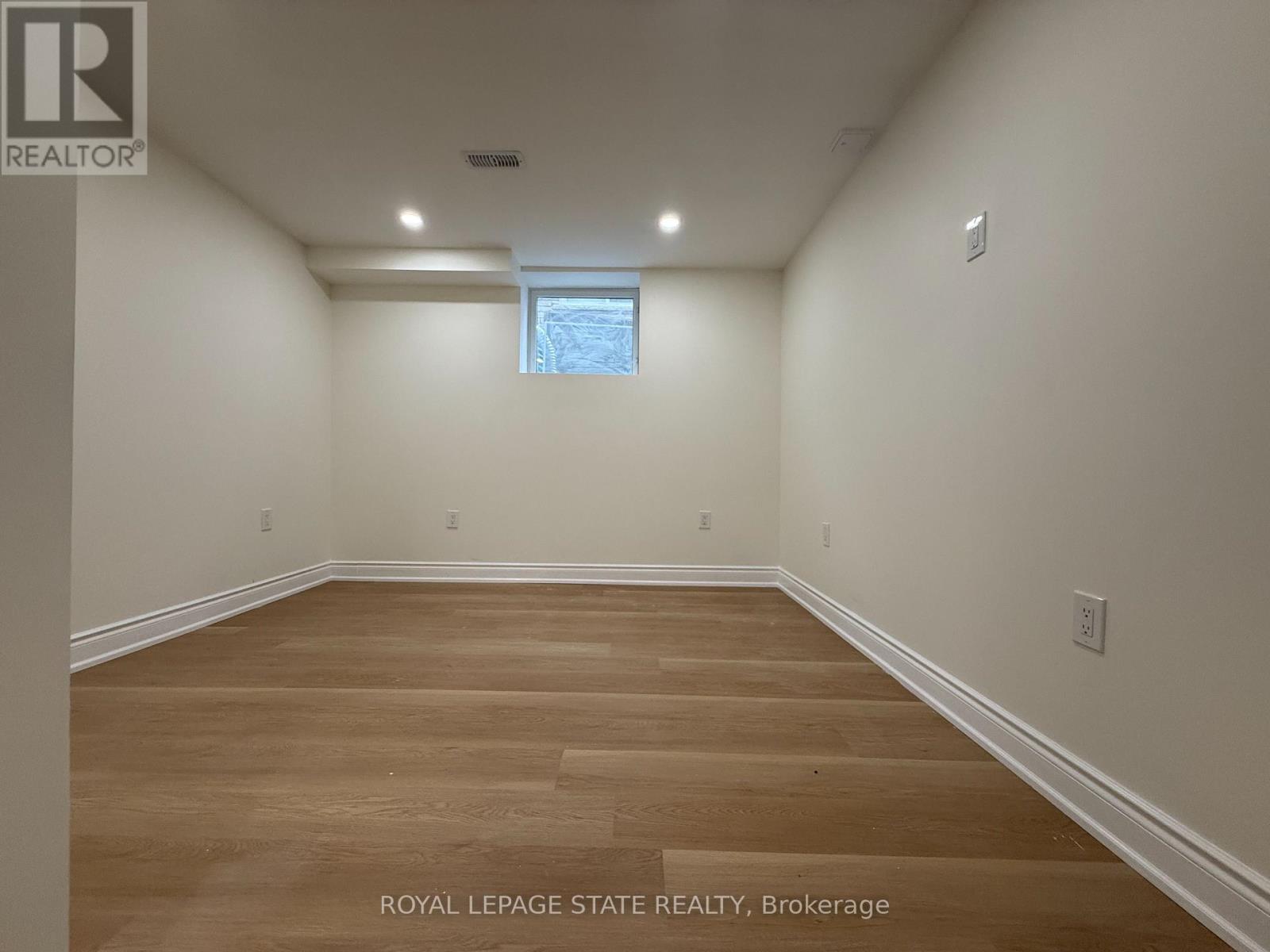 Lower Unit - 4 Waterside Drive, Hamilton, Ontario  L8E 5T9 - Photo 12 - X13489576