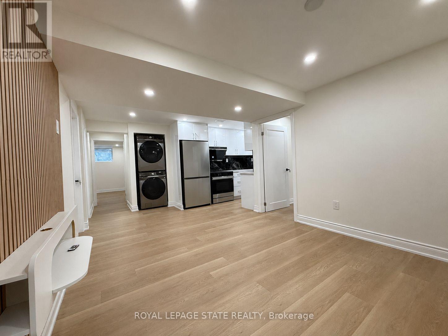 Lower Unit - 4 Waterside Drive, Hamilton, Ontario  L8E 5T9 - Photo 7 - X13489576