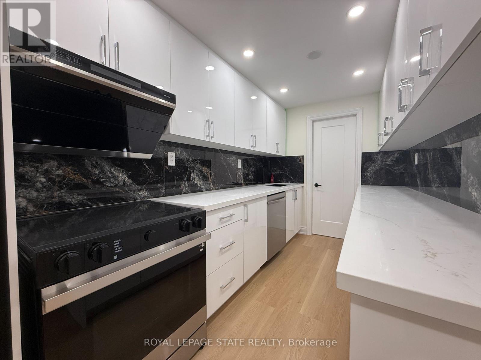 Lower Unit - 4 Waterside Drive, Hamilton, Ontario  L8E 5T9 - Photo 9 - X13489576