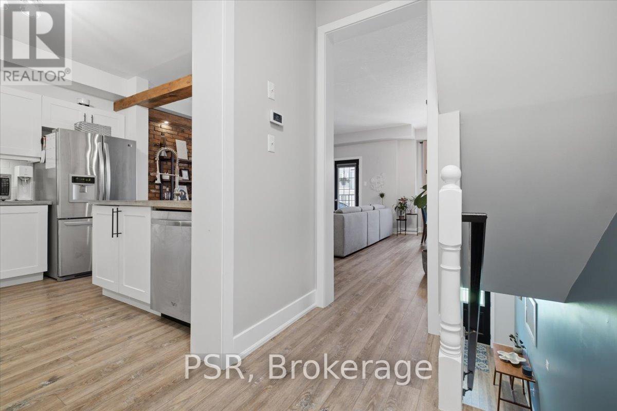 12 Hiscott Drive, Hamilton, Ontario  L8B 0A2 - Photo 10 - X13489814