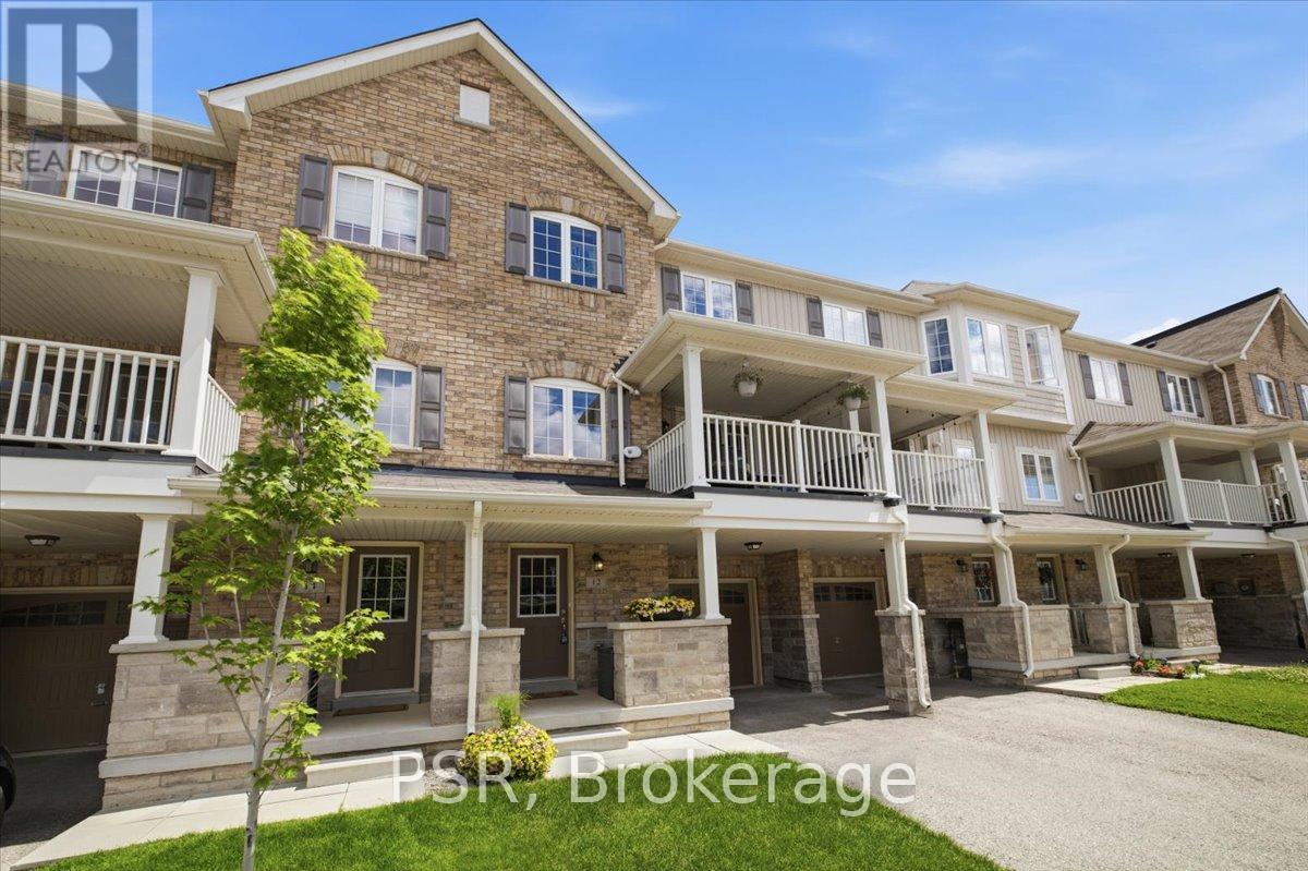 12 Hiscott Drive, Hamilton, Ontario  L8B 0A2 - Photo 3 - X13489814