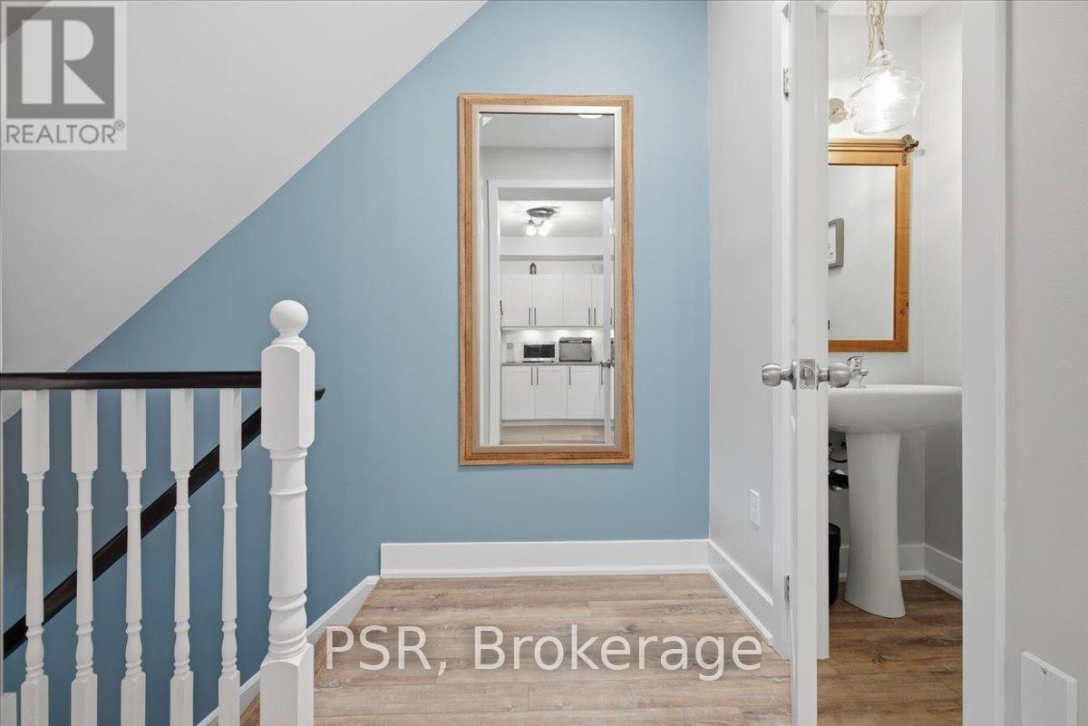 12 Hiscott Drive, Hamilton, Ontario  L8B 0A2 - Photo 8 - X13489814
