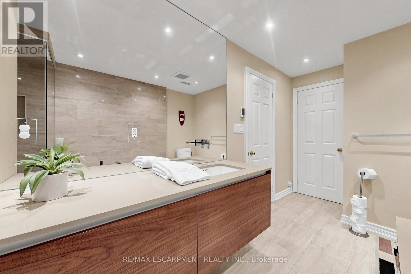 17 Flanders Drive, Hamilton, Ontario  L8B 0G6 - Photo 36 - X13489854