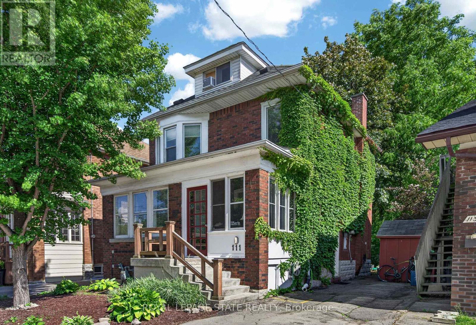 111 South Oval, Hamilton, Ontario  L8S 1R2 - Photo 3 - X13489918