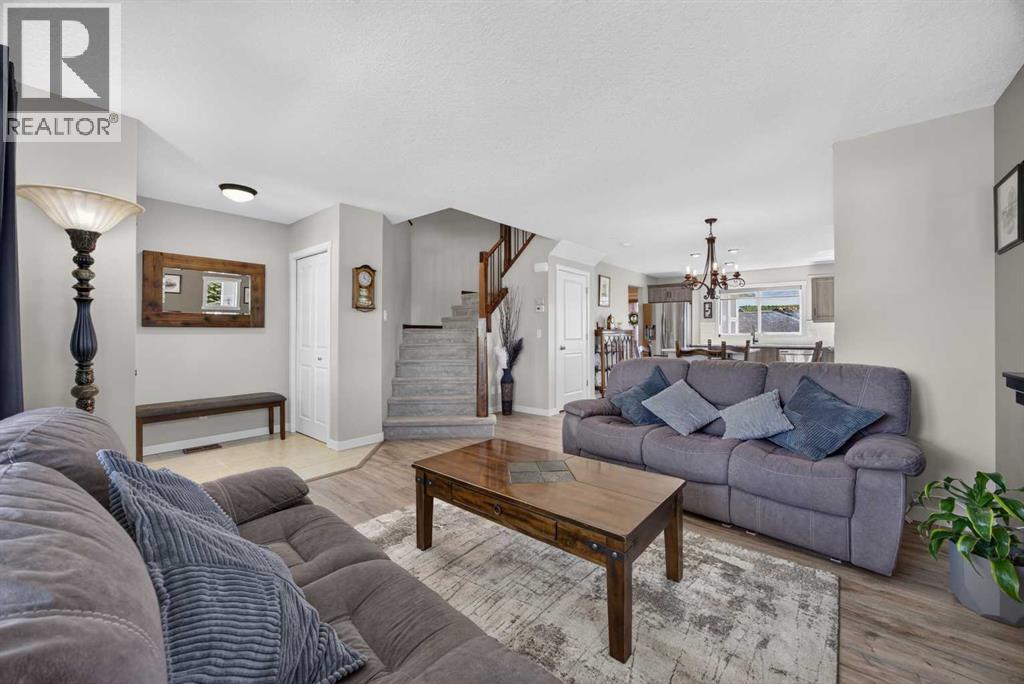 124 Sunvalley Road, Cochrane, Alberta  T4C 0X8 - Photo 8 - A2324126
