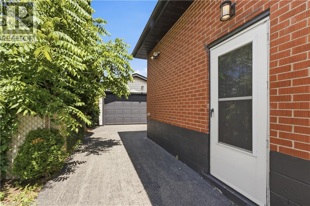 1141 Mohawk Road E, Hamilton, Ontario  L8T 2S4 - Photo 5 - 40827893